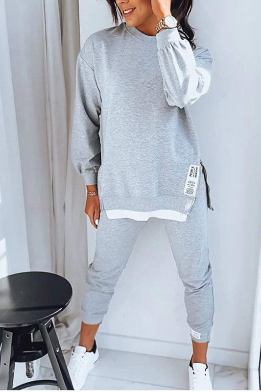 Agatta - Comfortable sweatshirt and trouser set for women
