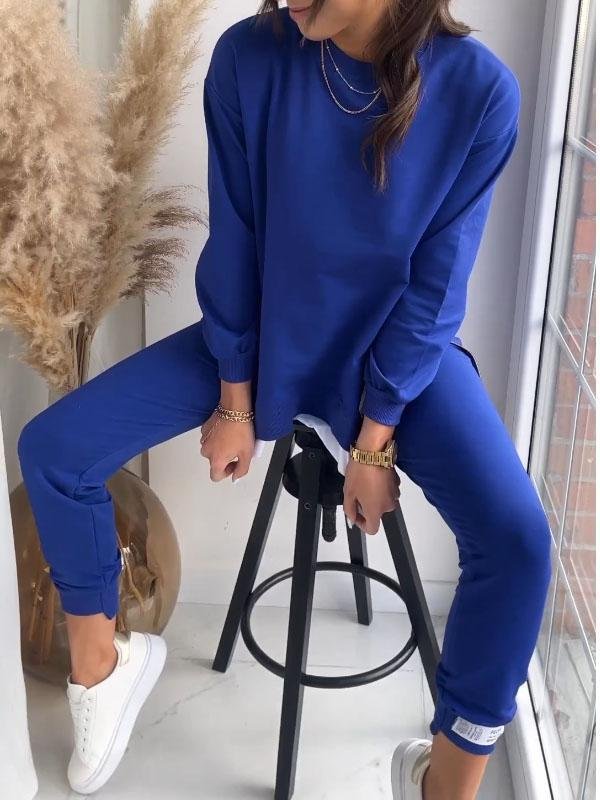 Agatta - Comfortable sweatshirt and trouser set for women